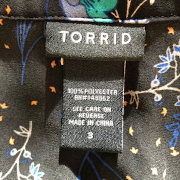 NWOT Torrid Floral Plus Blouse Tunic Blue on Black Cap Sleeves V Neck 3X XXXL - Picture 6 of 6
